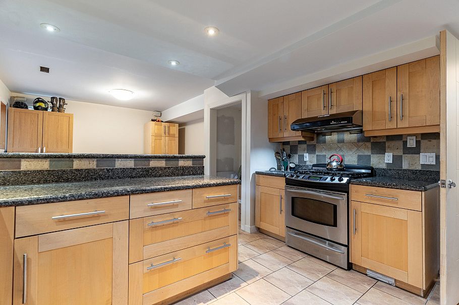 4164 Fairway Place North Vancouver, BC - 21