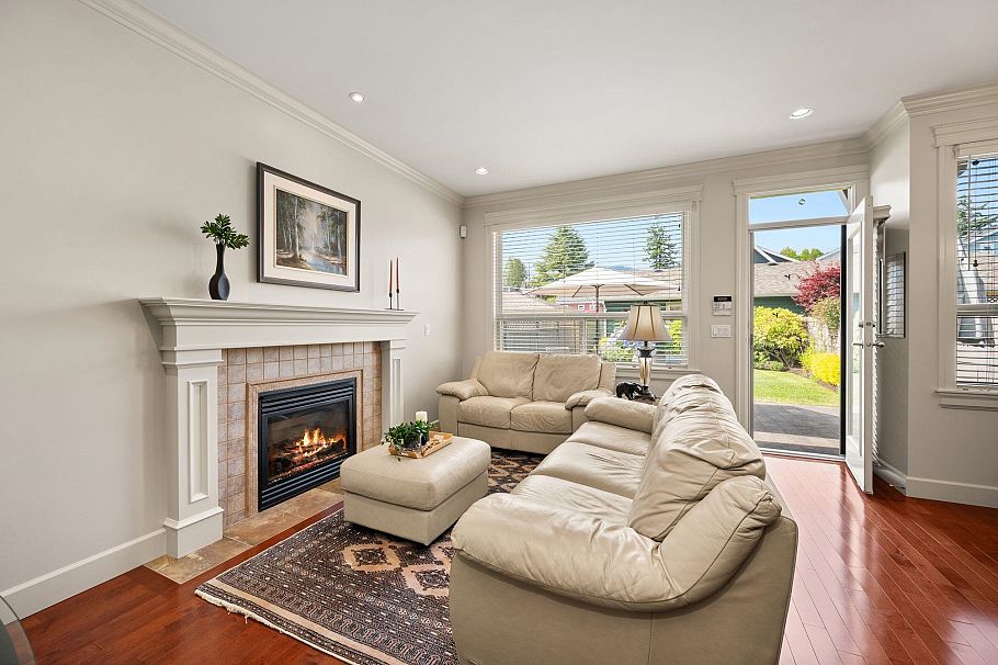 336 E 12th Street North Vancouver, BC - 9