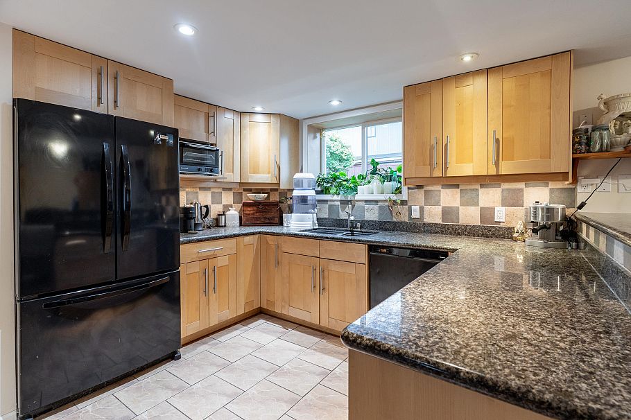 4164 Fairway Place North Vancouver, BC - 22