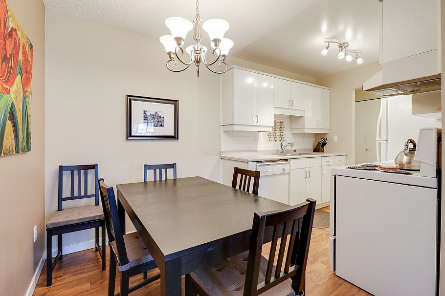 302 330 E 1st Street North Vancouver, BC - 5