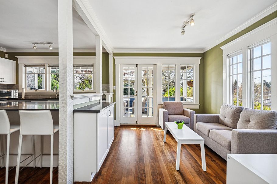 341 W 22nd Street North Vancouver, BC - 17