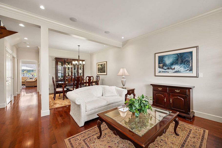 336 E 12th Street North Vancouver, BC - 8