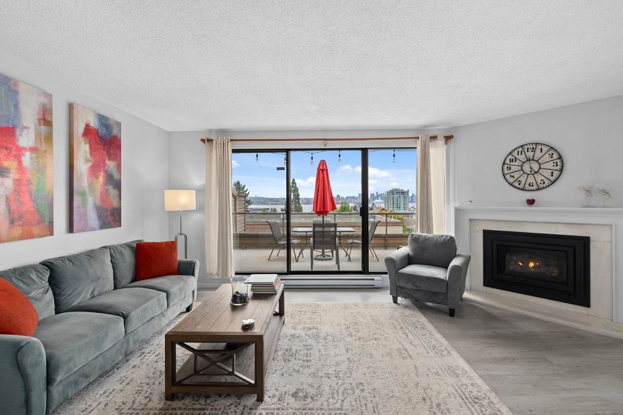 19 220 E 4th Street North Vancouver, BC - 4