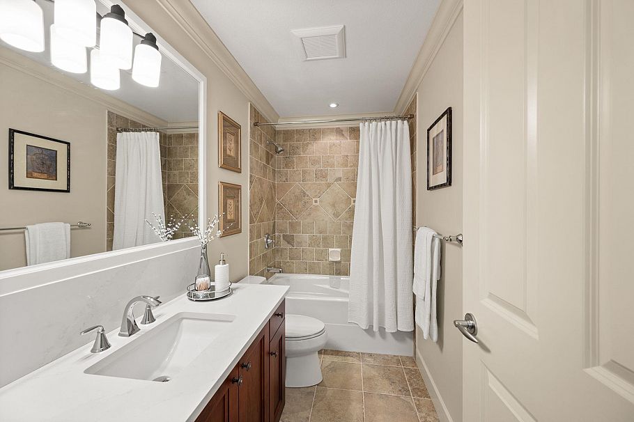 336 E 12th Street North Vancouver, BC - 24