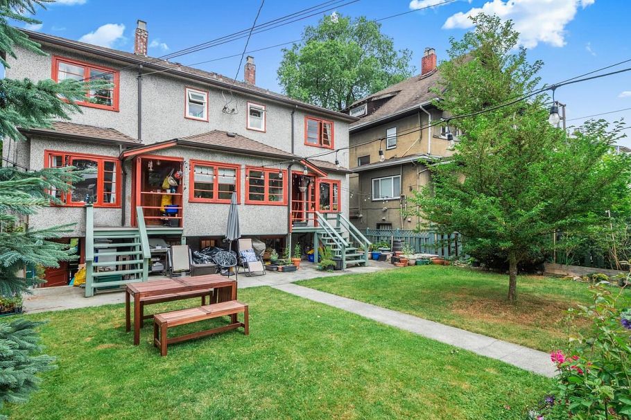 1958 W 12th Avenue Vancouver, BC - 3