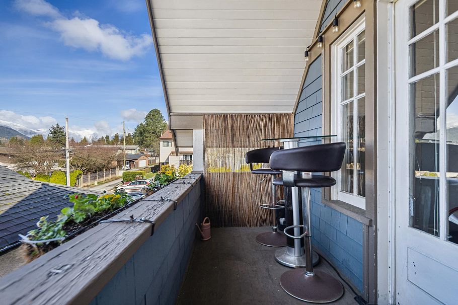 341 W 22nd Street North Vancouver, BC - 28