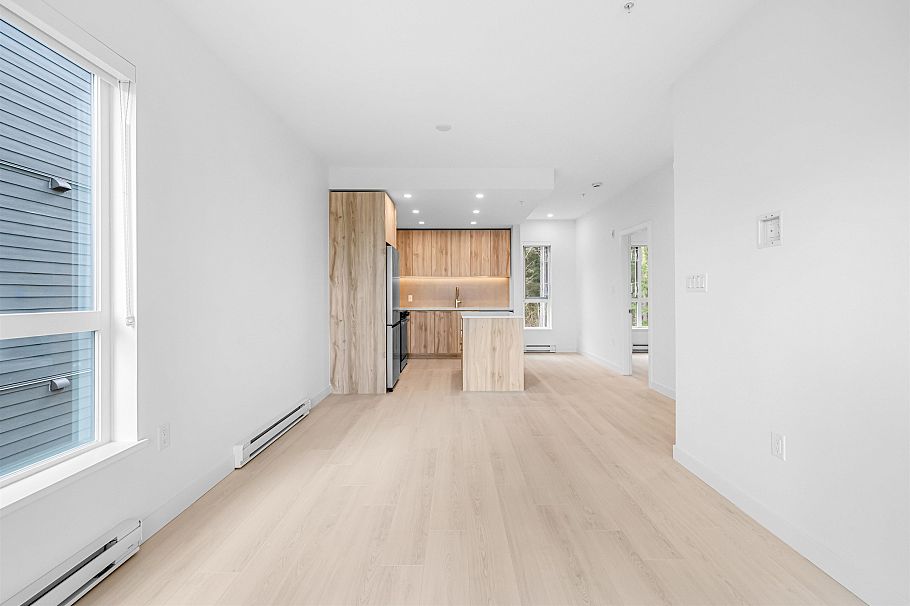 408 3596 Malsum Drive North Vancouver, BC - 3