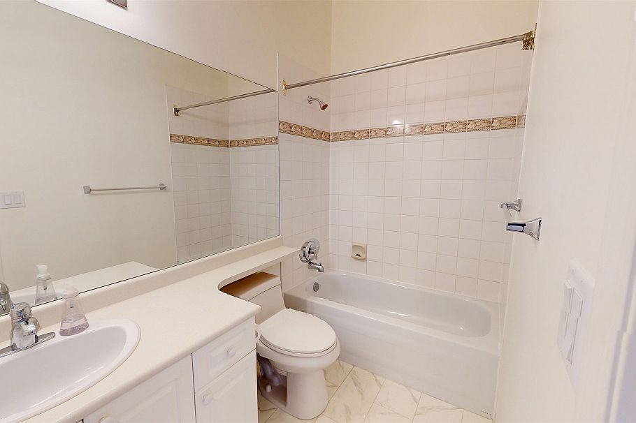 408 1688 E 4th Avenue Vancouver, BC - 13