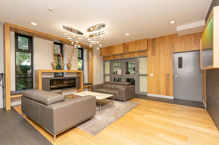 310 733 W 14th Street North Vancouver, BC - 16