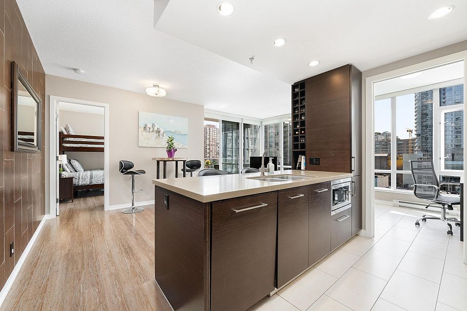 809 833 Homer Street Vancouver, BC - 3