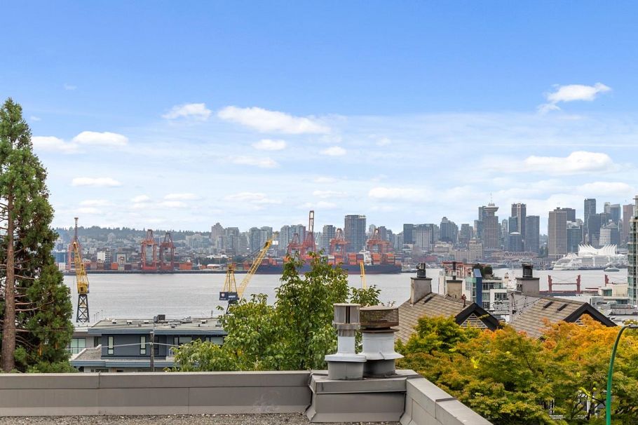 19 220 E 4th Street North Vancouver, BC - 26