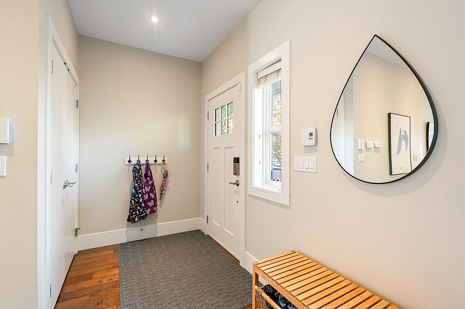 938 E 20th Avenue Vancouver, BC - 4