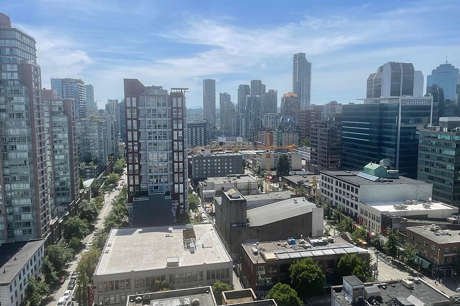 1807 833 Seymour Street Vancouver, BC - 1