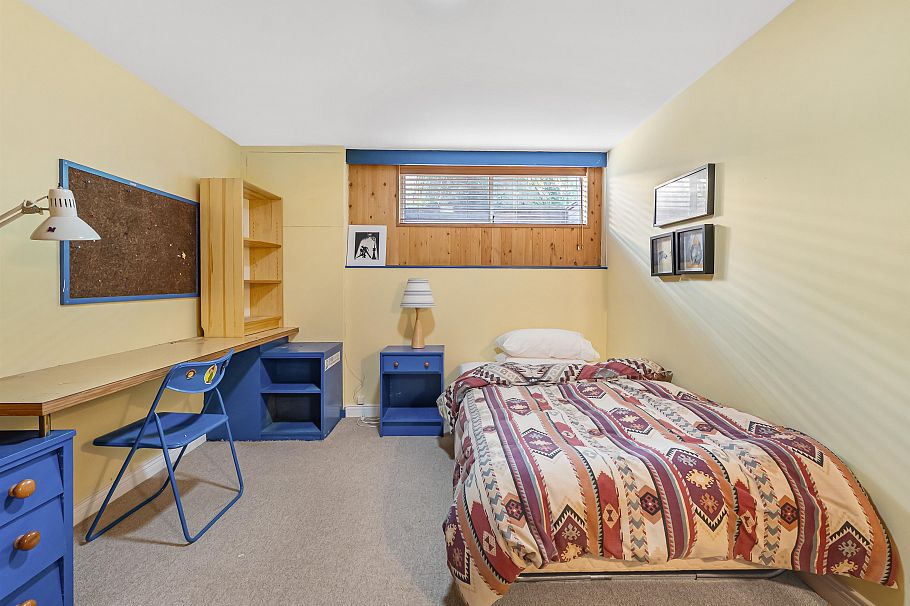 2000 Lloyd Avenue North Vancouver, BC - 17