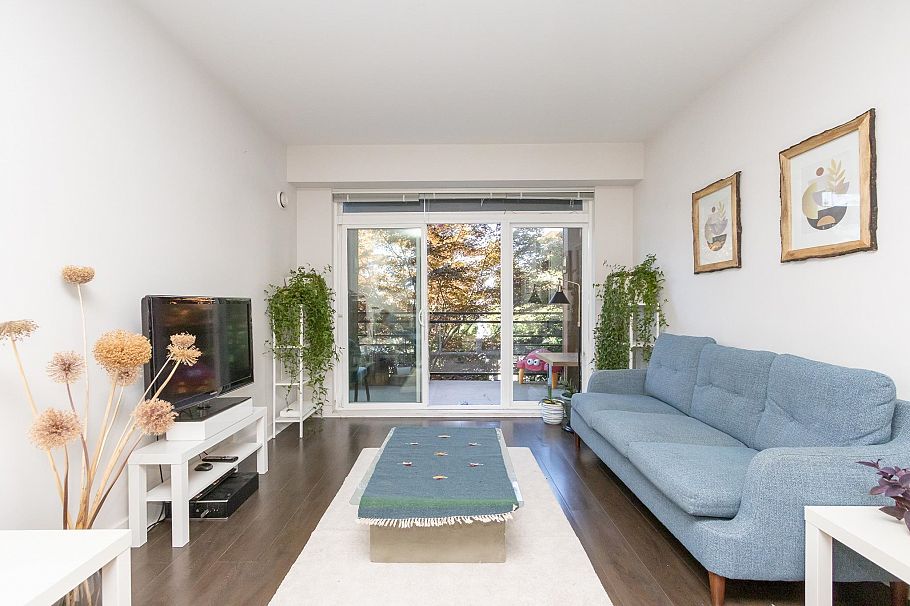 310 733 W 14th Street North Vancouver, BC - 5