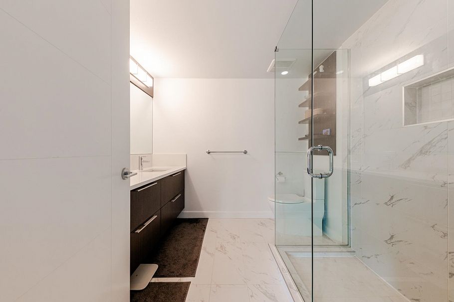 104 7828 Granville Street Vancouver, BC - 21