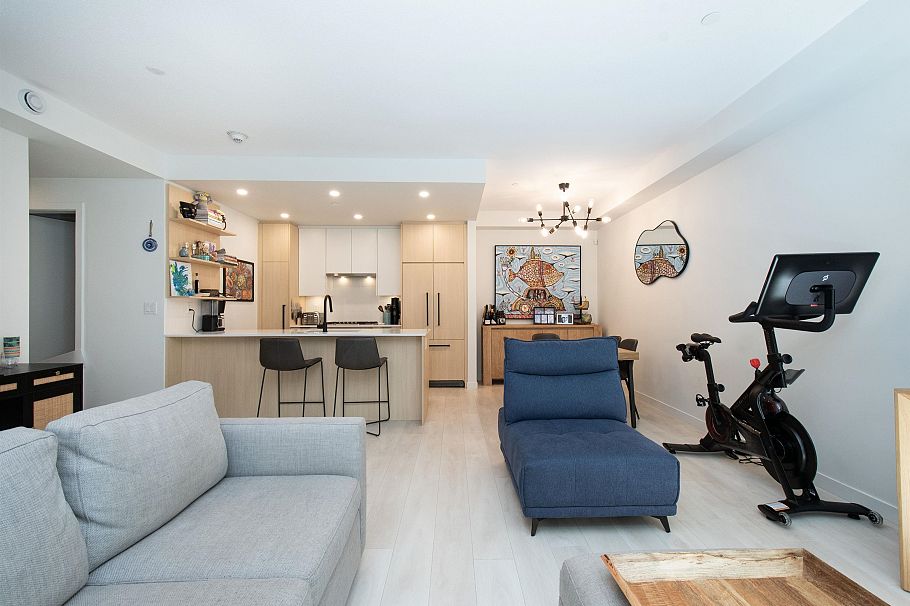 118 2045 Heritage Park Lane North Vancouver, BC - 11