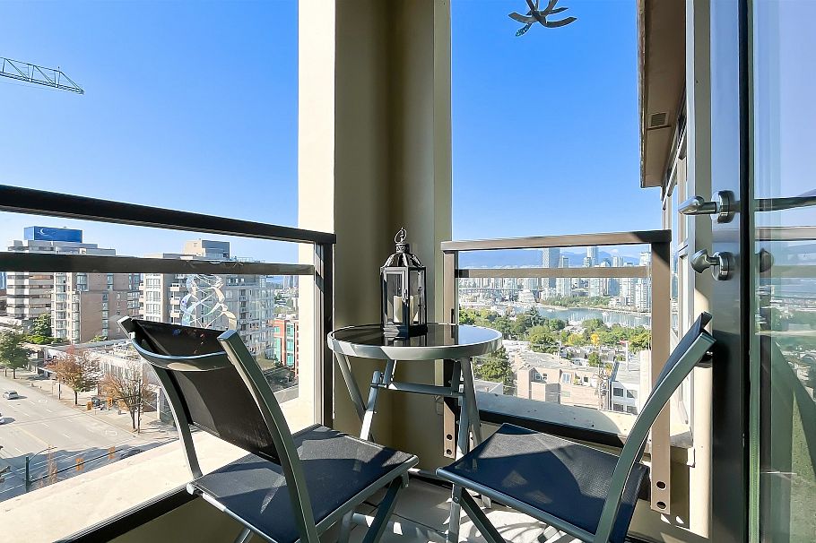 1106 1068 W Broadway Vancouver, BC - 18