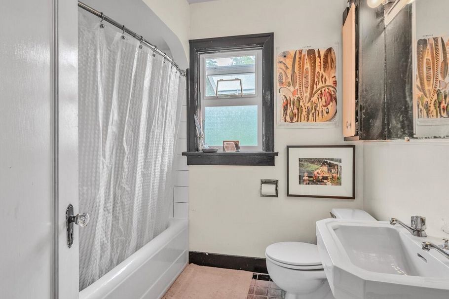 1958 W 12th Avenue Vancouver, BC - 14