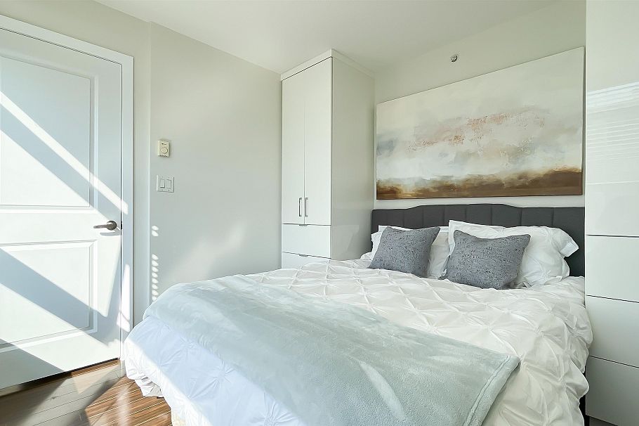 1106 1068 W Broadway Vancouver, BC - 12