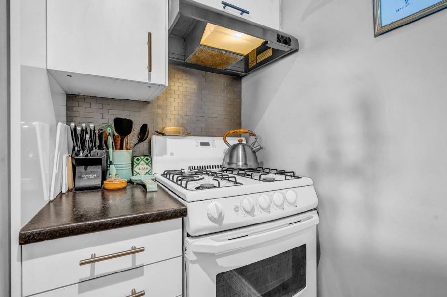 203 1617 Grant Street Vancouver, BC - 13