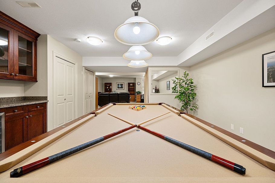 336 E 12th Street North Vancouver, BC - 33