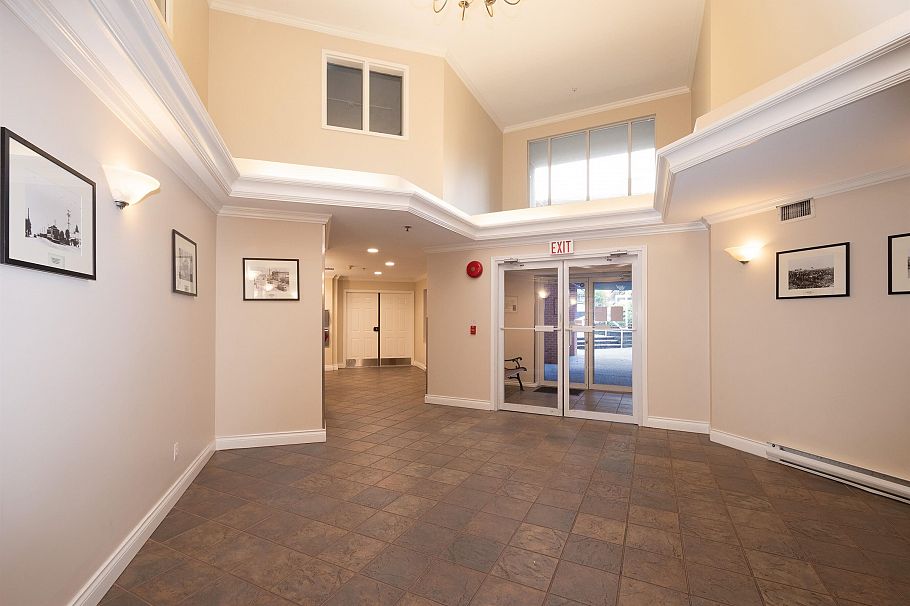 104 128 W 8th Street North Vancouver, BC - 24