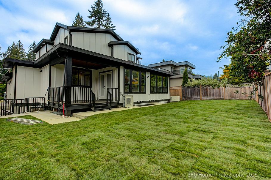 3252 Allan Road North Vancouver, BC - 25