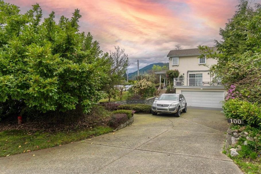 100 E Kensington Road North Vancouver, BC - 3