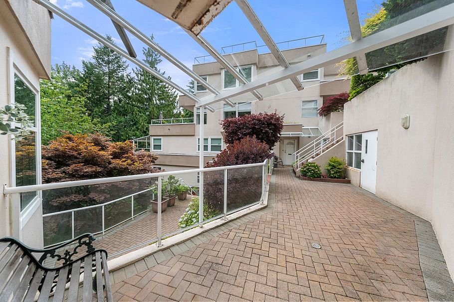 13 2425 Edgemont Boulevard North Vancouver, BC - 40