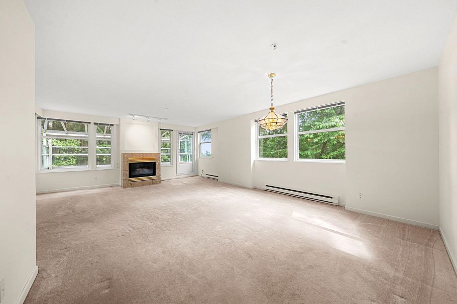 13 2425 Edgemont Boulevard North Vancouver, BC - 10