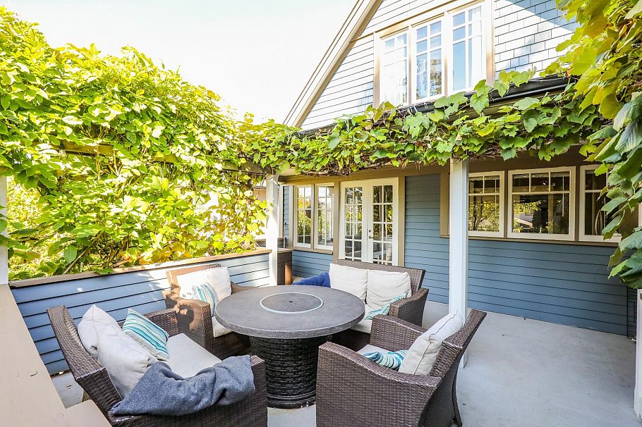 341 W 22nd Street North Vancouver, BC - 36