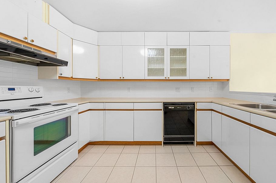 13 2425 Edgemont Boulevard North Vancouver, BC - 15