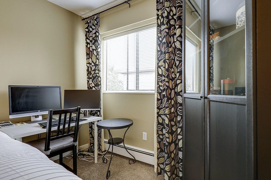 302 330 E 1st Street North Vancouver, BC - 13