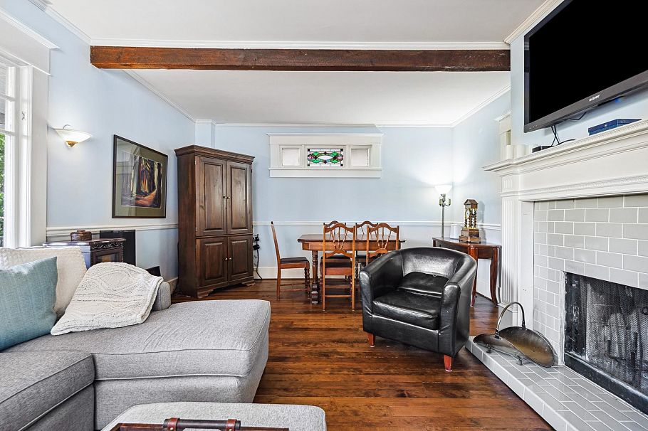 341 W 22nd Street North Vancouver, BC - 8