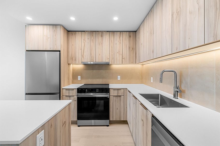 408 3596 Malsum Drive North Vancouver, BC - 9