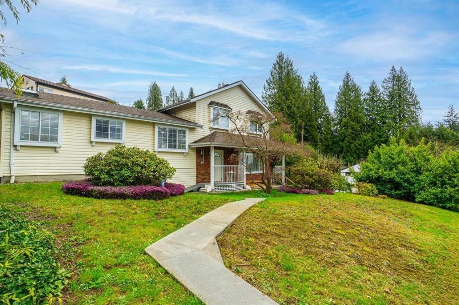 100 E Kensington Road North Vancouver, BC - 1