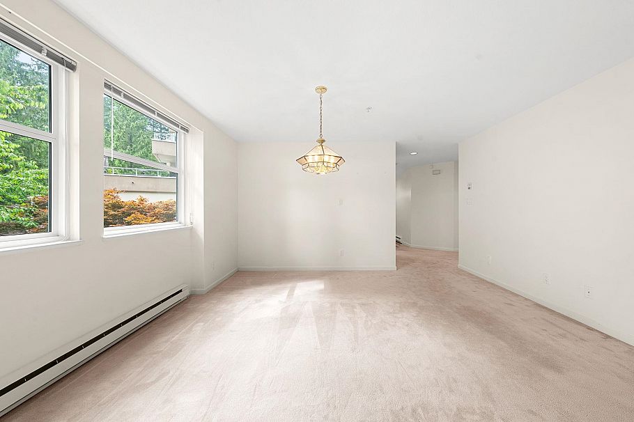 13 2425 Edgemont Boulevard North Vancouver, BC - 13