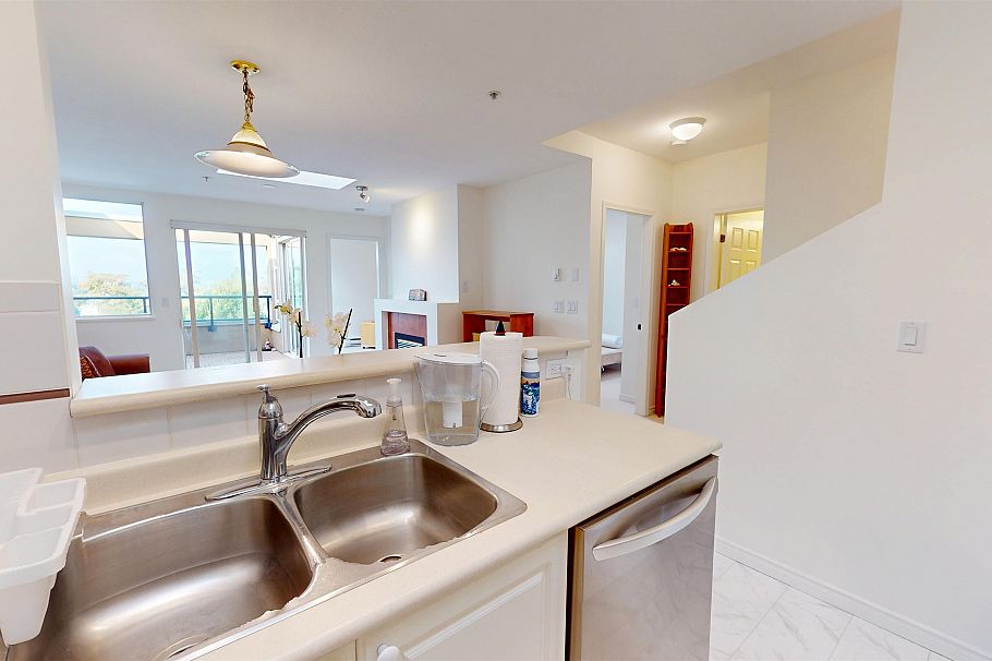 408 1688 E 4th Avenue Vancouver, BC - 9