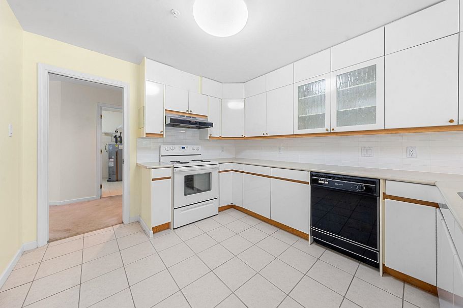 13 2425 Edgemont Boulevard North Vancouver, BC - 14