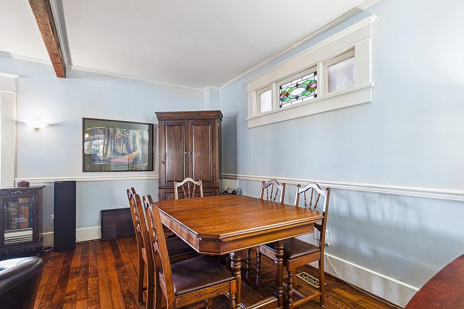 341 W 22nd Street North Vancouver, BC - 10