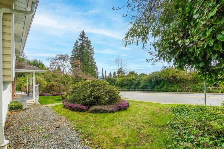 100 E Kensington Road North Vancouver, BC - 25