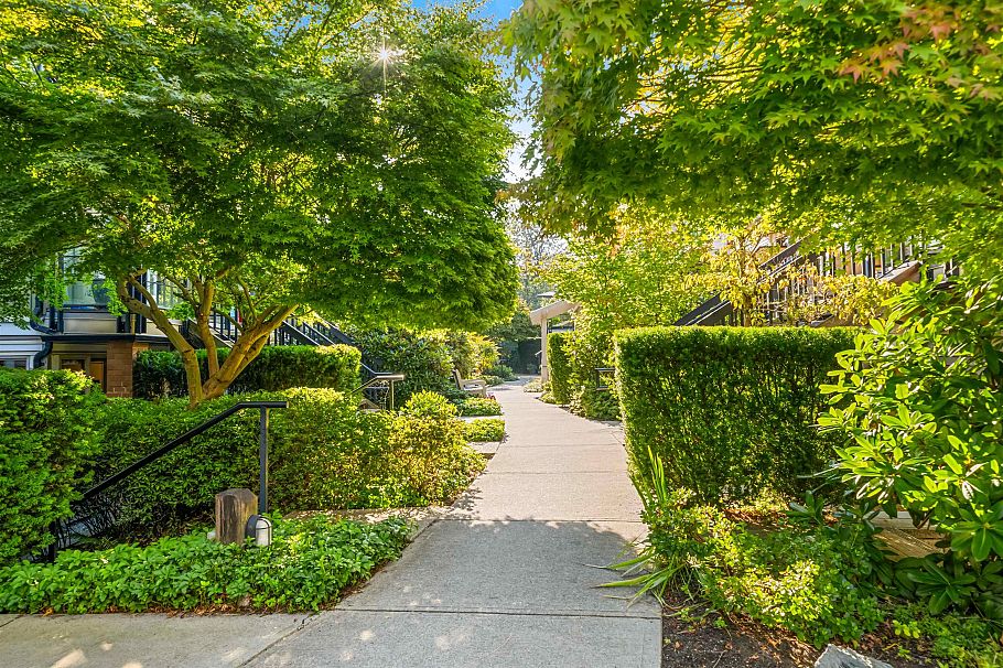 78 728 W 14th Street North Vancouver, BC - 2