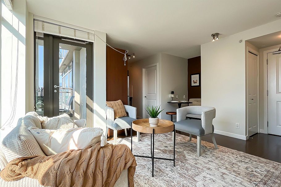 1106 1068 W Broadway Vancouver, BC - 4