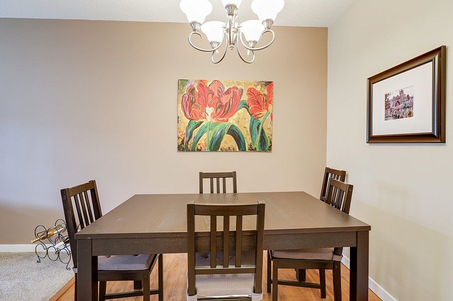 302 330 E 1st Street North Vancouver, BC - 10