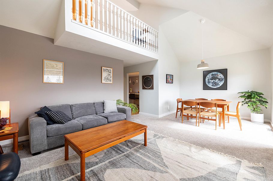 5709 Owl Court North Vancouver, BC - 5