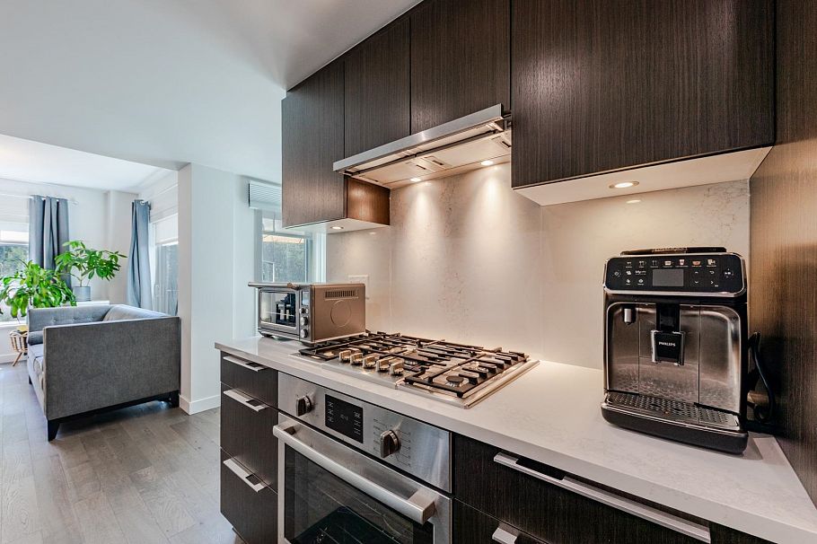 104 7828 Granville Street Vancouver, BC - 11