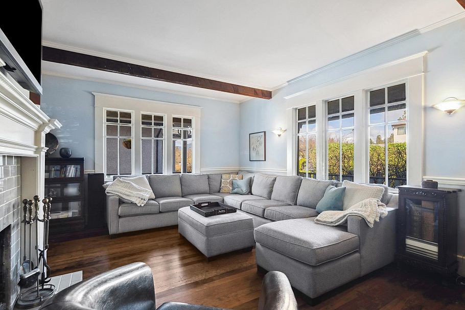 341 W 22nd Street North Vancouver, BC - 4