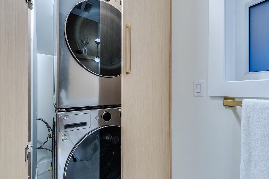 1 5461 Rhodes Street Vancouver, BC - 13