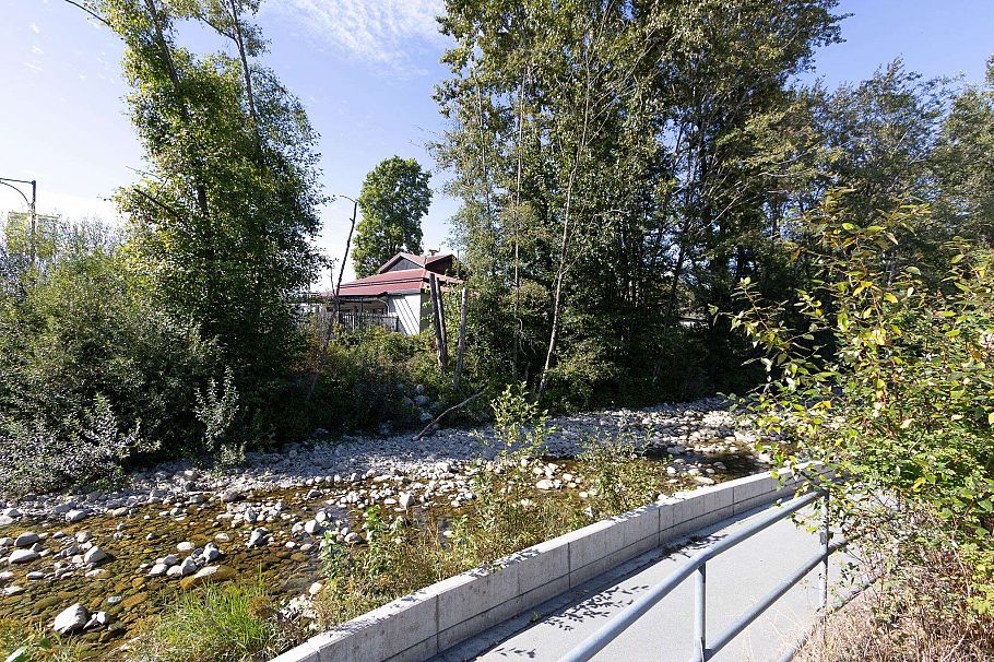 310 733 W 14th Street North Vancouver, BC - 22